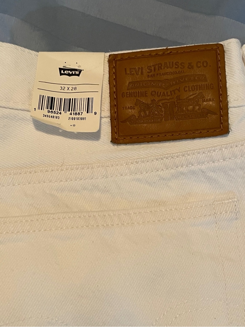 Levi's Straight Leg Jeans in Off-White/Cream - Picture 8 of 8